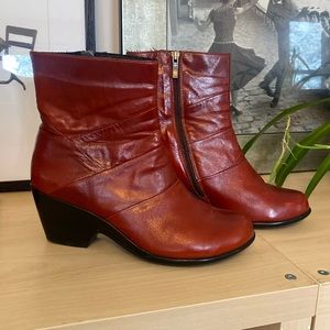 Figuera Ankle Boots. Red. Size 41.